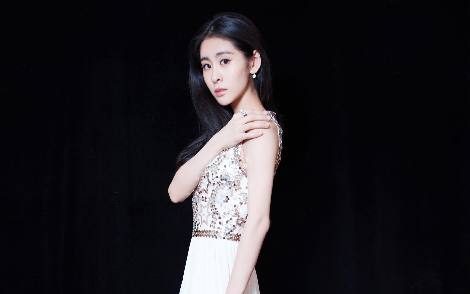 特色足球运动主题的文化创意园区逐步兴起，丰富城市文化生活，足球特色园园所标语