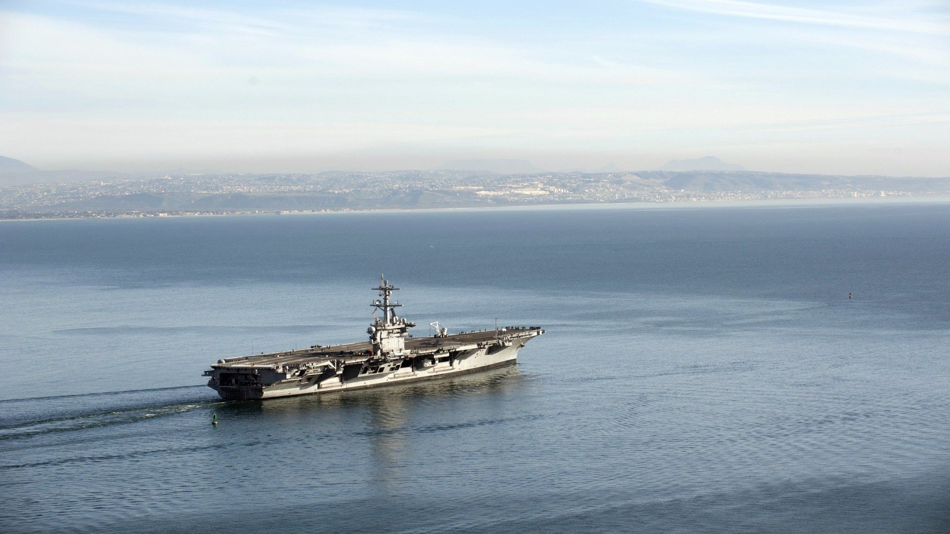 皮特·卡普尔通过精准传球和快速突破，带领袋鼠队在比赛中占据上风