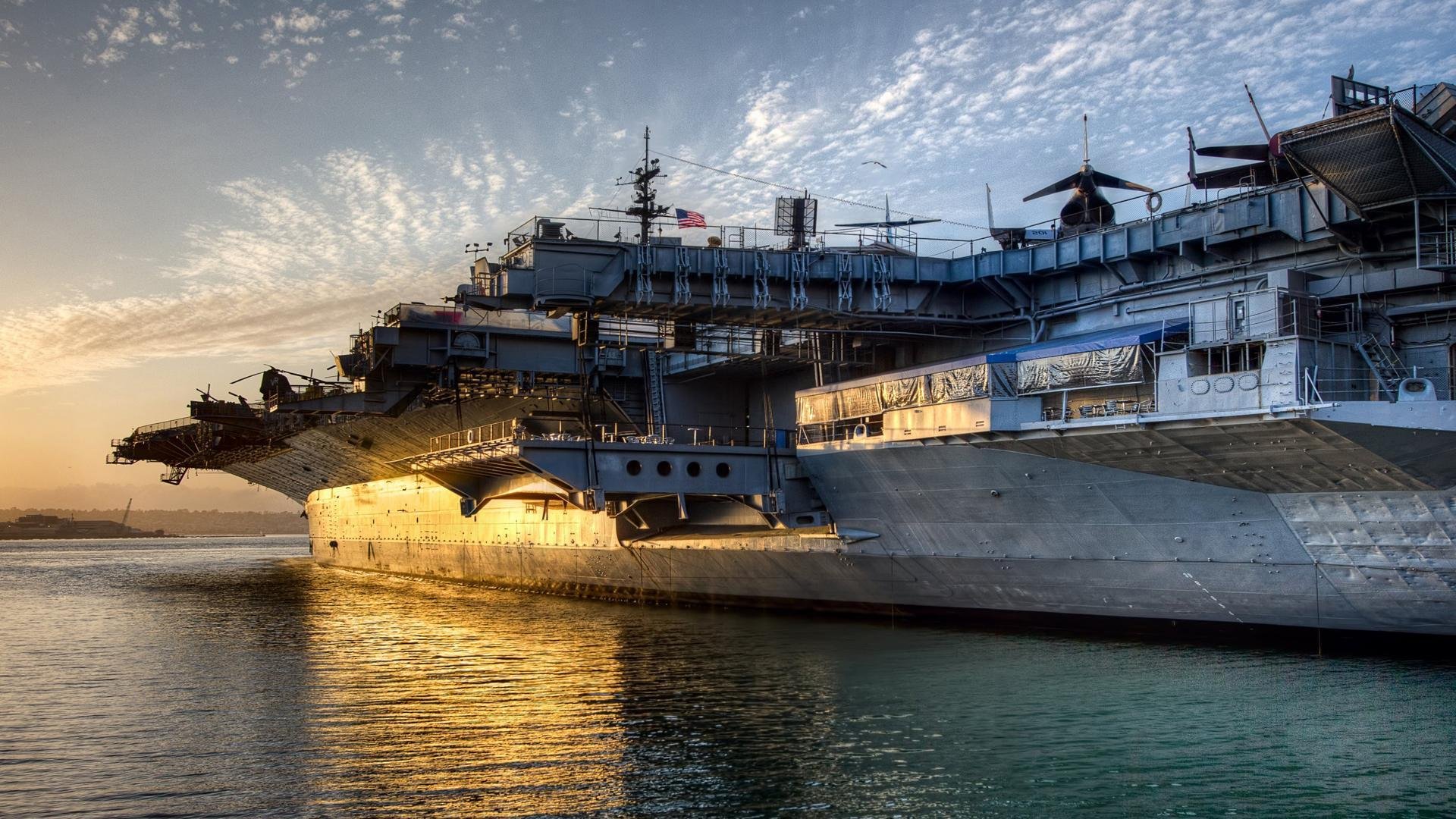 苏炳添出席田径科技展推介新装备，苏炳添比赛