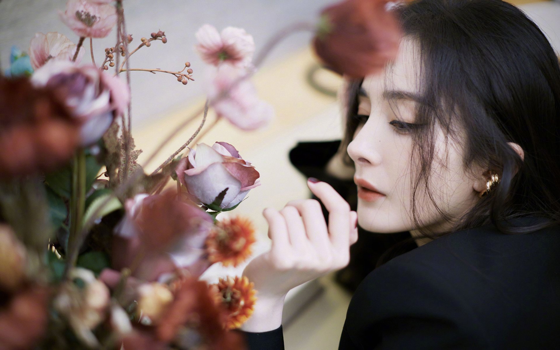 重点比赛安保升级多方协调确保现场秩序井然，重大赛事安保